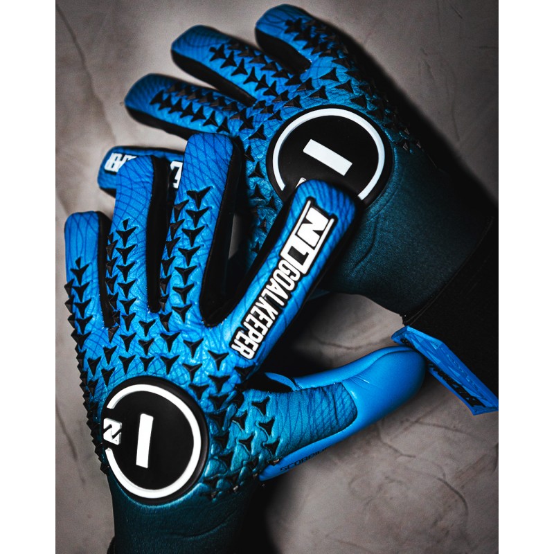 goalkeeper gloves skroutz